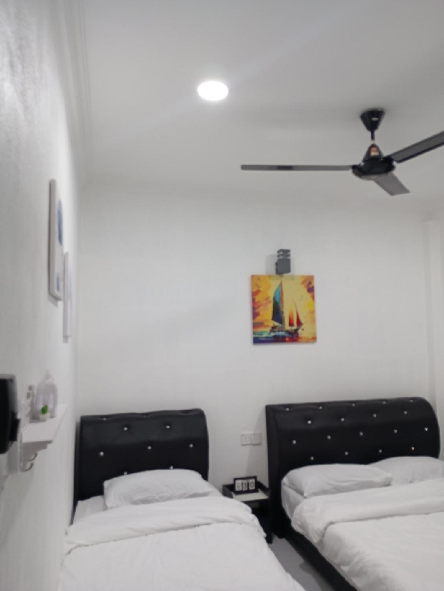 Roomstay By Abe Cottage Kampung Kuala Besut Pokoj fotografie